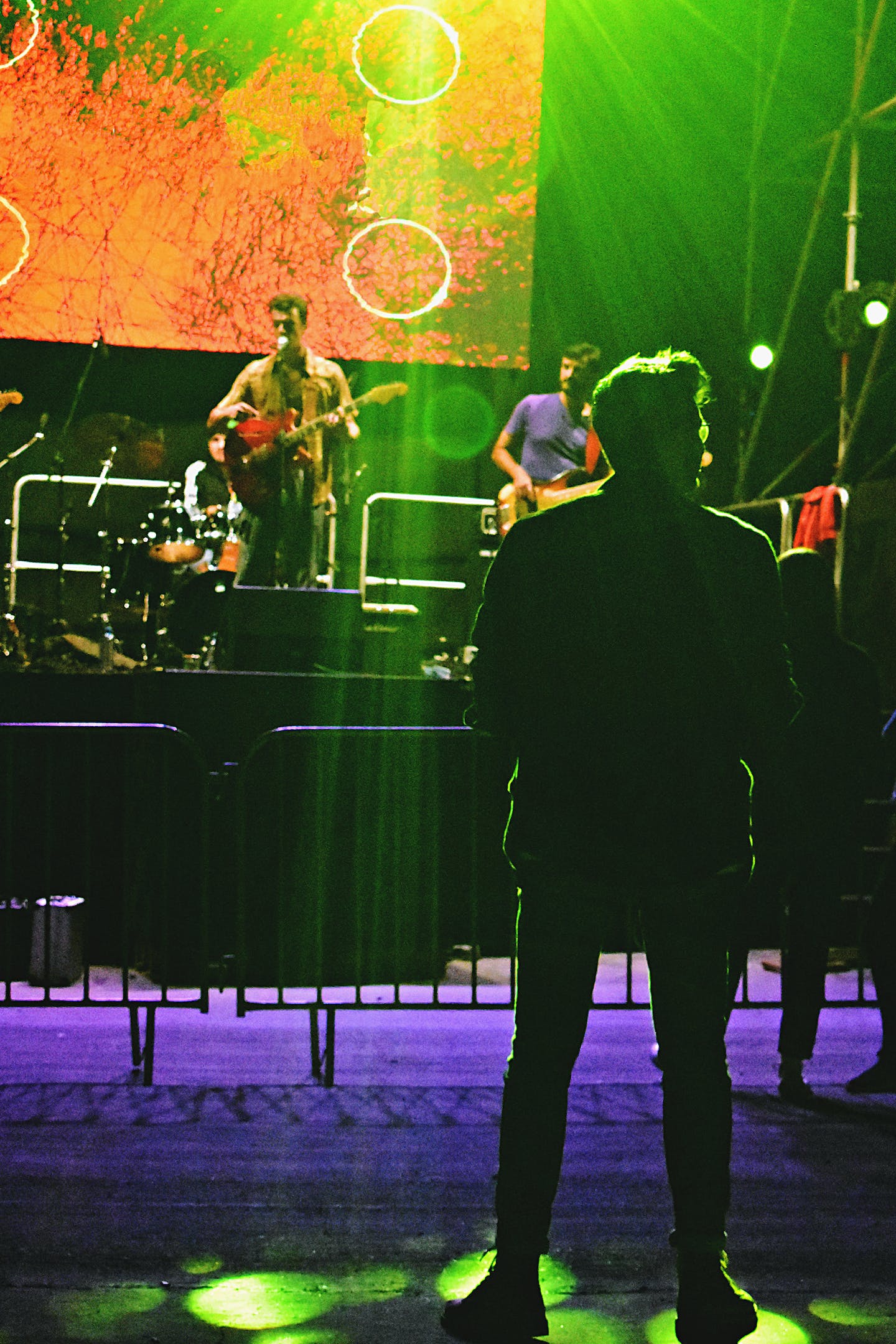 Promoting music online with digital platforms